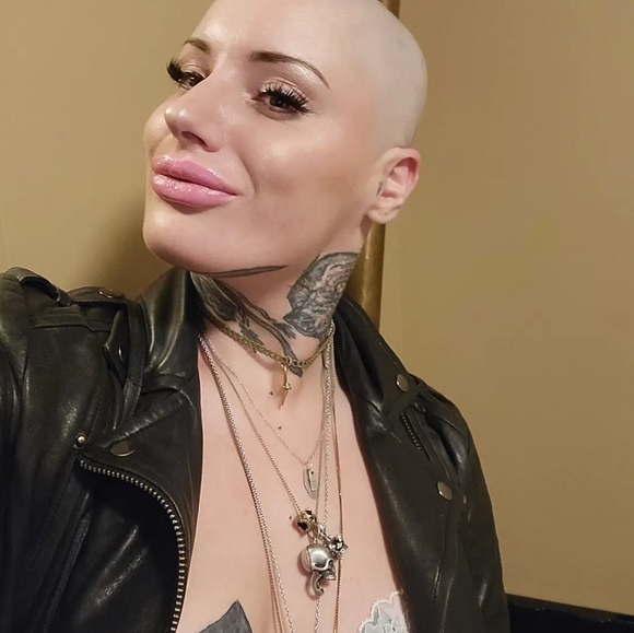 Meet your Posher, @HEARTBREAKERHEARTTHROB - Picture 6 of 9